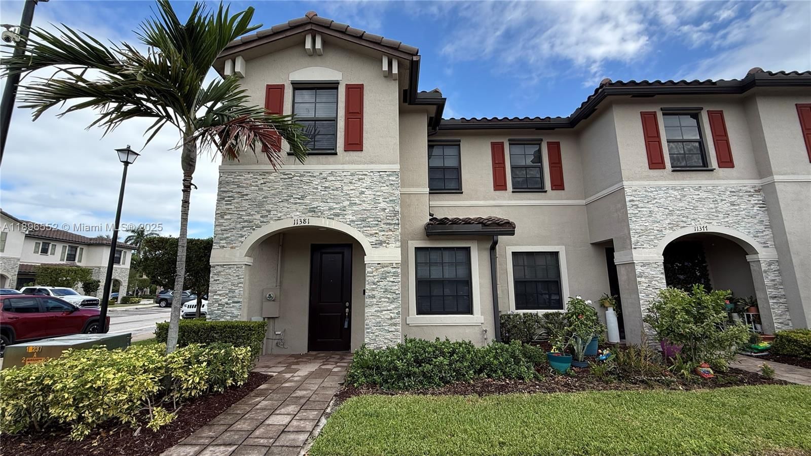 Real estate property located at 11381 248th Ln, Miami-dade, Coco Palm Villas, Homestead, FL