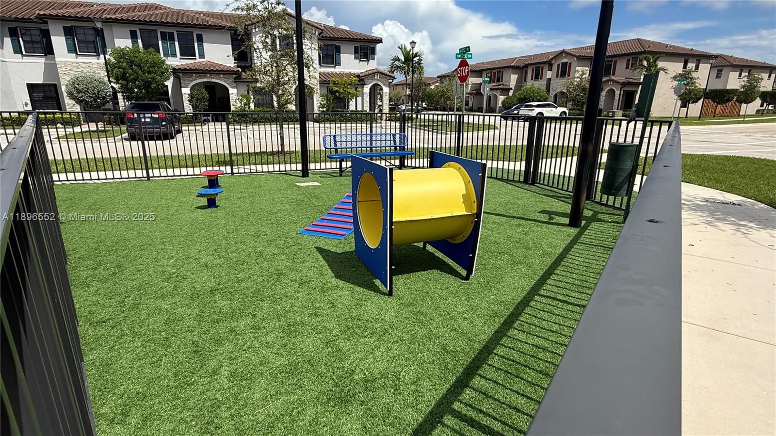 Real estate property located at 11381 248th Ln, Miami-dade, Coco Palm Villas, Homestead, FL