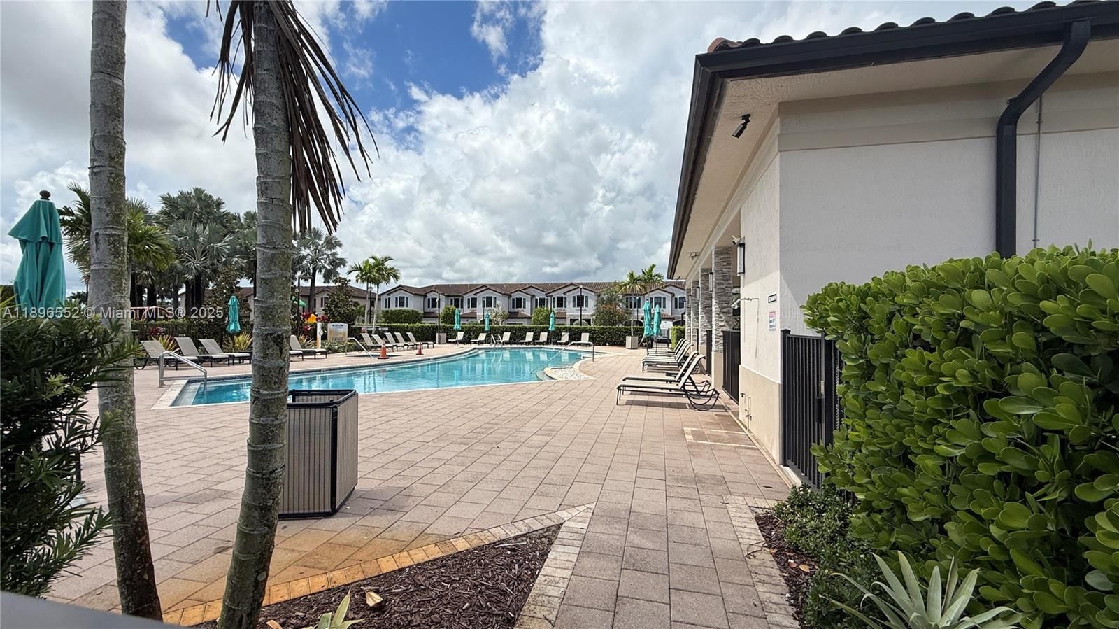 Real estate property located at 11381 248th Ln, Miami-dade, Coco Palm Villas, Homestead, FL