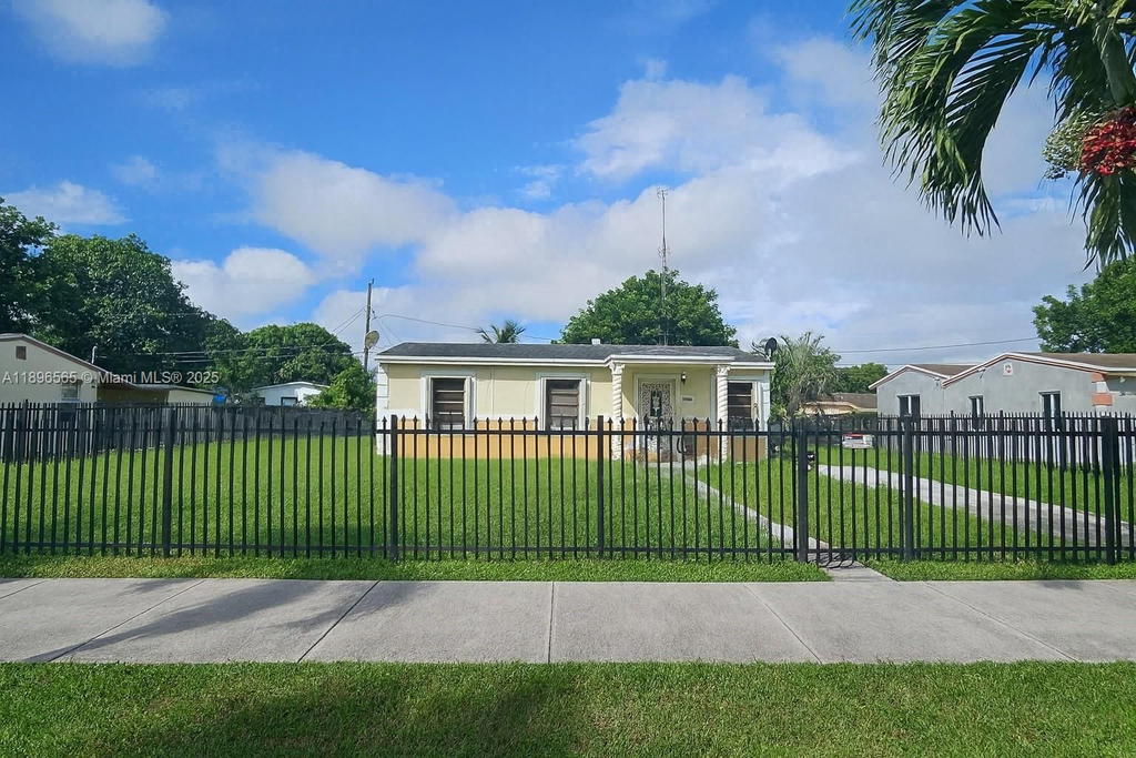 Real estate property located at 15770 17th Pl, Miami-dade, Bunche Park 1 Addn, Miami Gardens, FL