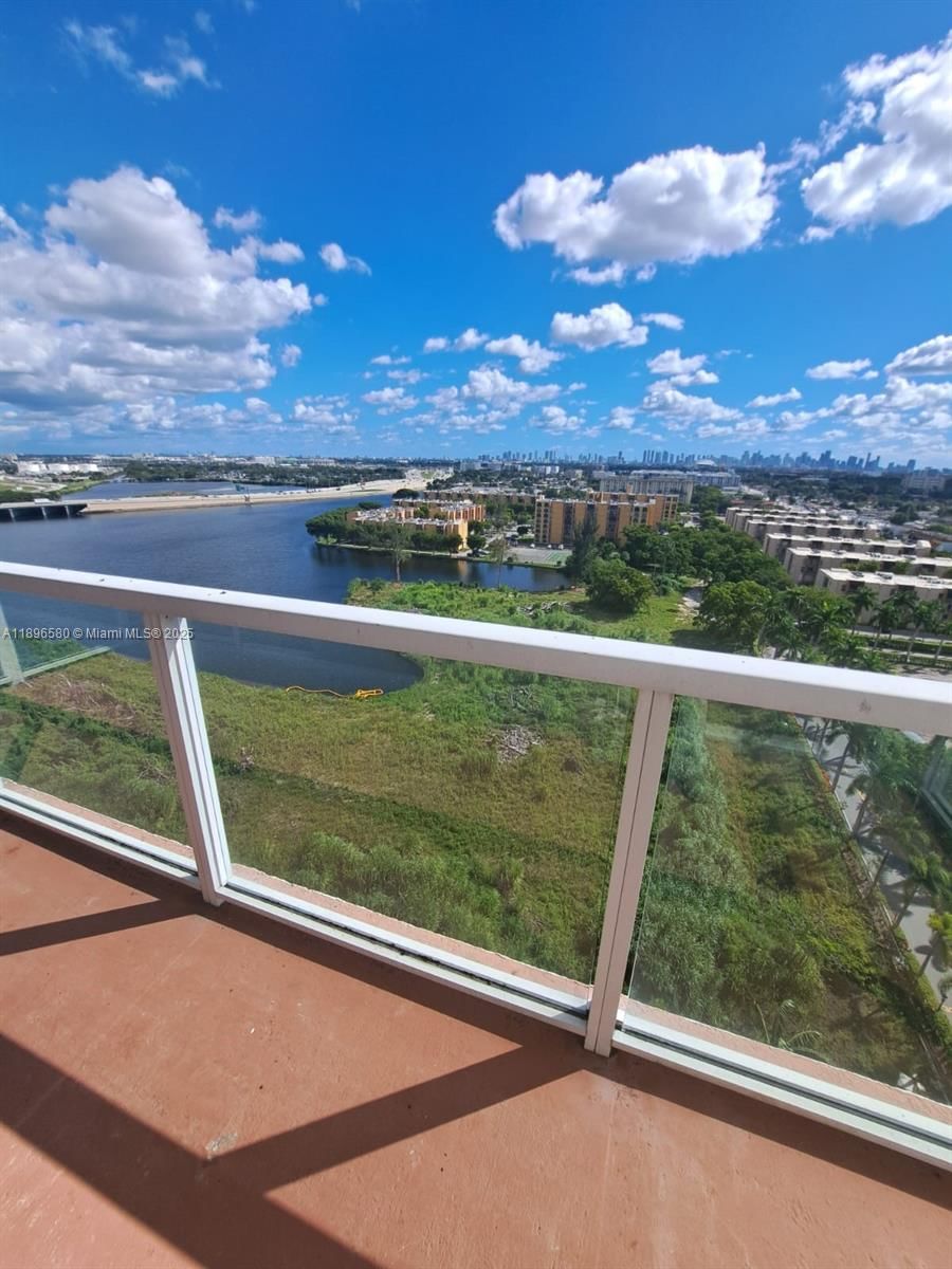 Real estate property located at 5077 7th St PH17, Miami-dade, Blue Lagoon Condo, Miami, FL