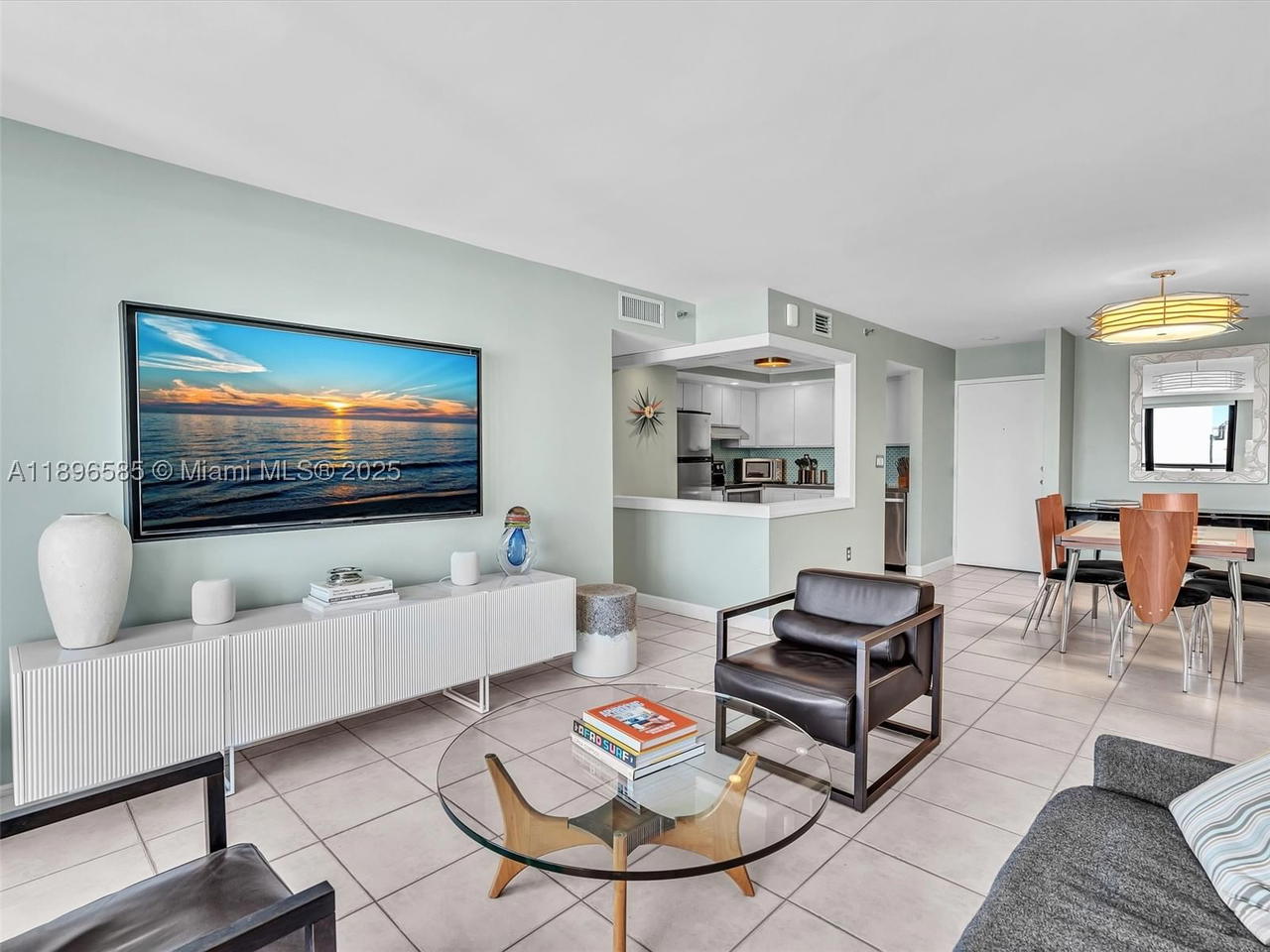 Real estate property located at 1775 Washington Ave #8B, Miami-dade, Parc Plaza Condo, Miami Beach, FL