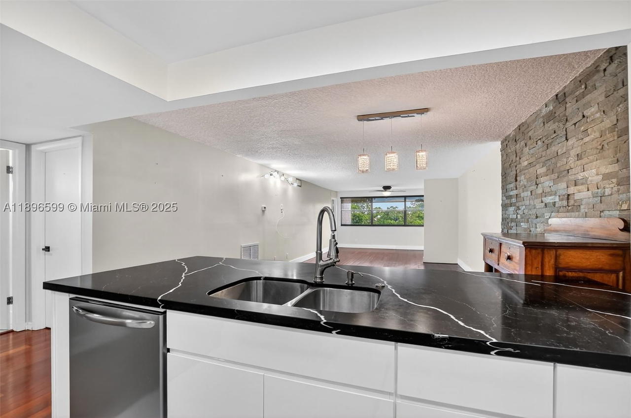 Real estate property located at , Broward, Sunrise Lakes 183 Condo, Sunrise, FL