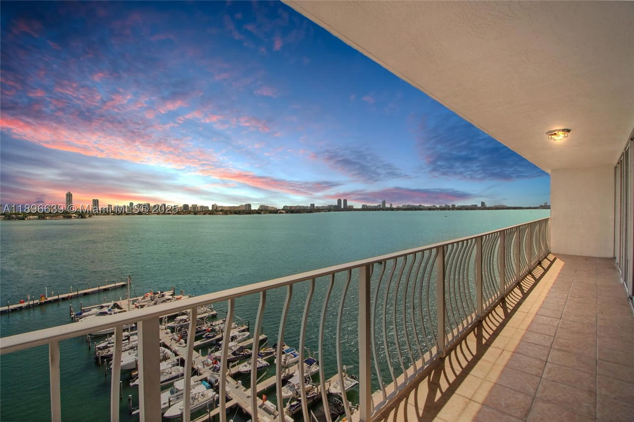 Real estate property located at 7601 Treasure Dr #1219, Miami-dade, The Grandview Palace Cond, North Bay Village, FL
