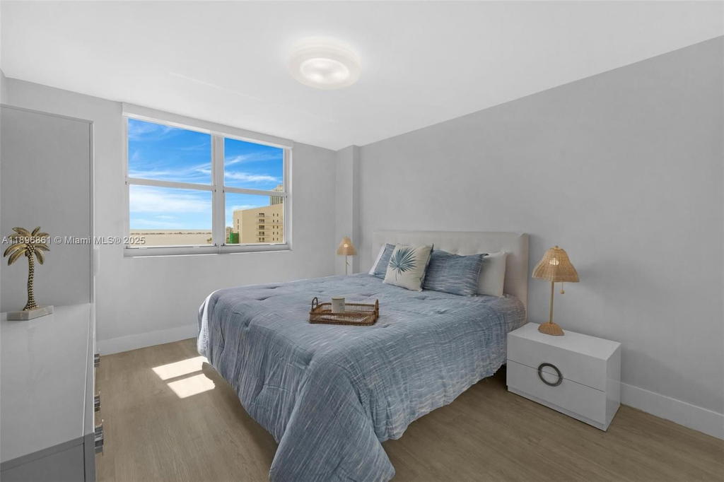 Real estate property located at 770 Claughton Island Dr #1712, Miami-dade, Isola Condo, Miami, FL