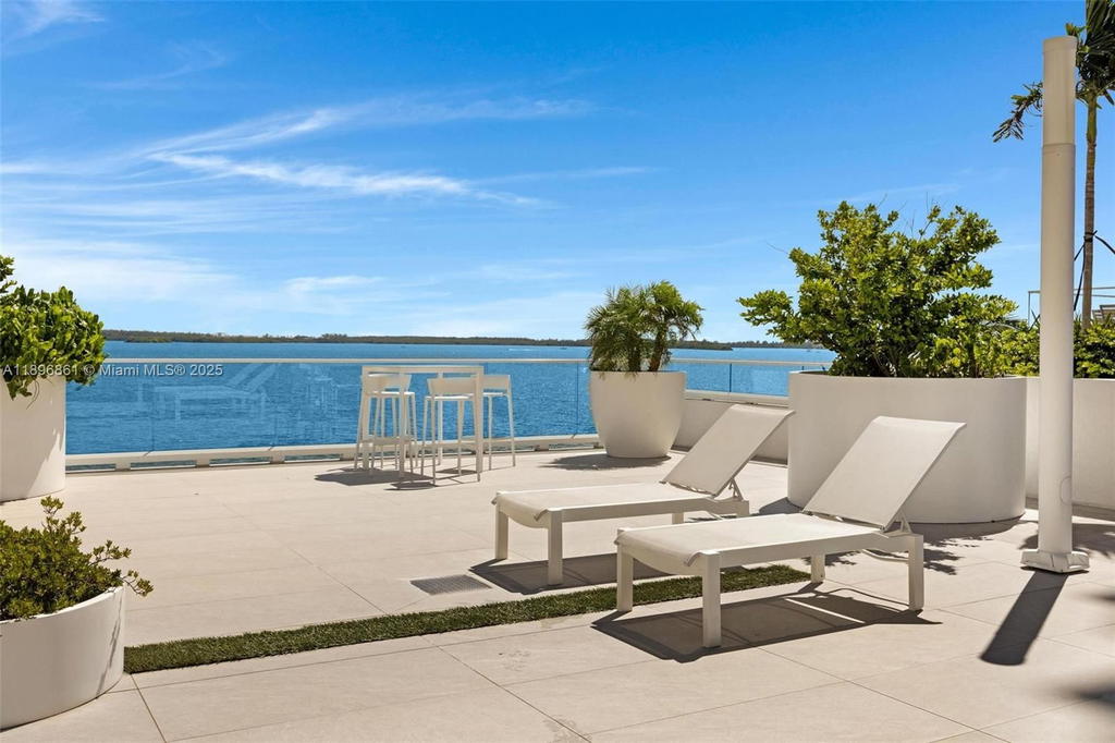 Real estate property located at 770 Claughton Island Dr #1712, Miami-dade, Isola Condo, Miami, FL