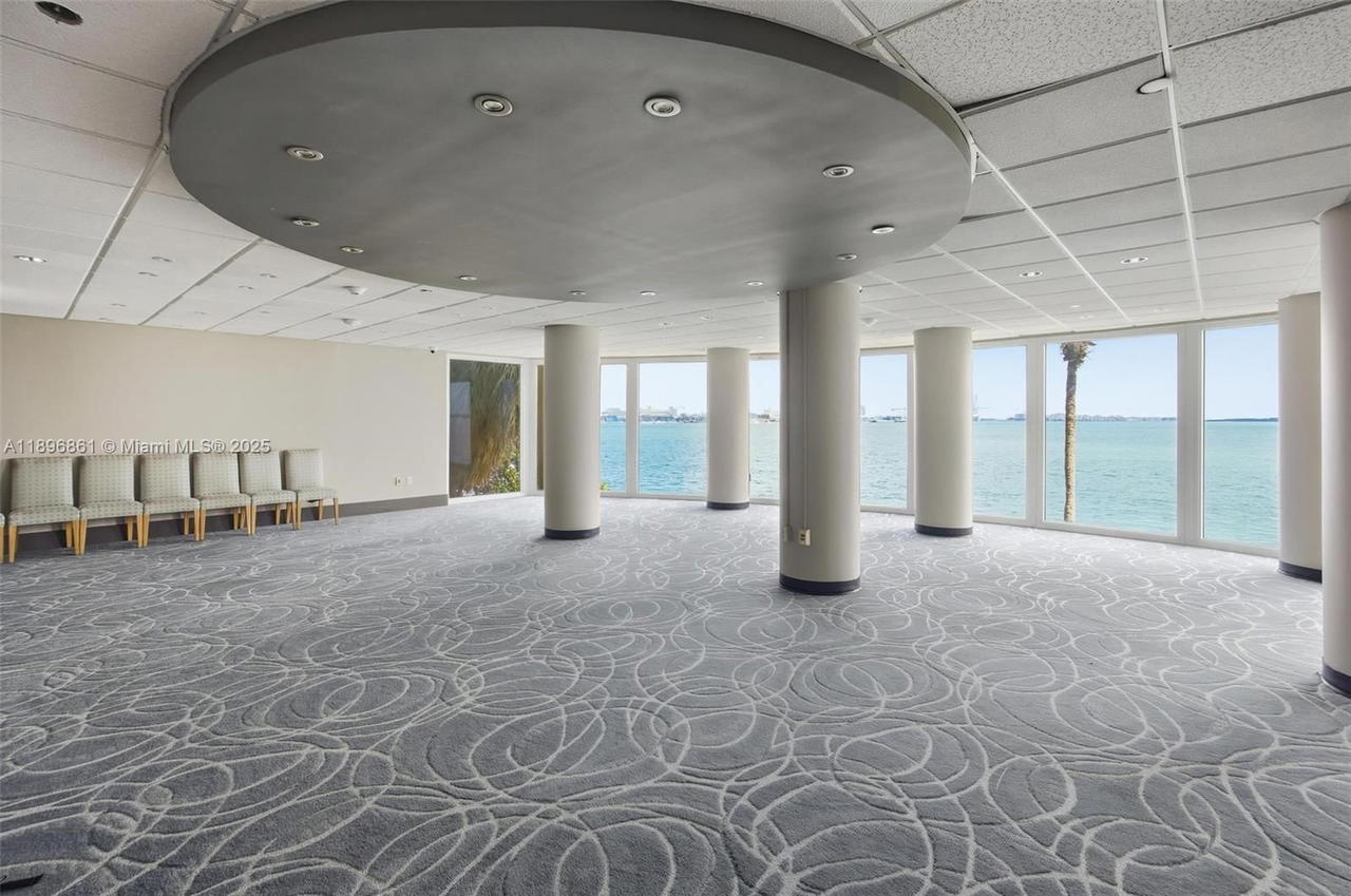 Real estate property located at 770 Claughton Island Dr #1712, Miami-dade, Isola Condo, Miami, FL