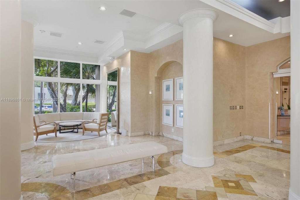 Real estate property located at 770 Claughton Island Dr #1712, Miami-dade, Isola Condo, Miami, FL