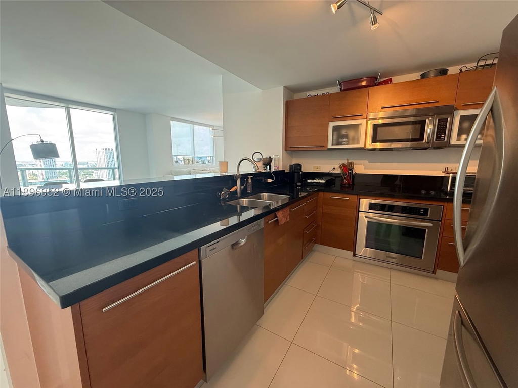 Real estate property located at 244 Biscayne Blvd #3708, Miami-dade, Vizcayne North Condo, Miami, FL