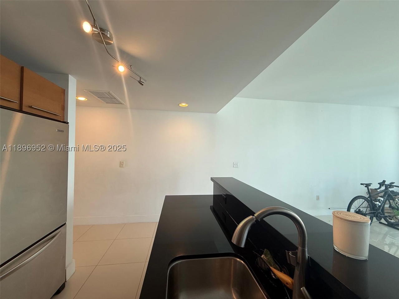 Real estate property located at 244 Biscayne Blvd #3708, Miami-dade, Vizcayne North Condo, Miami, FL