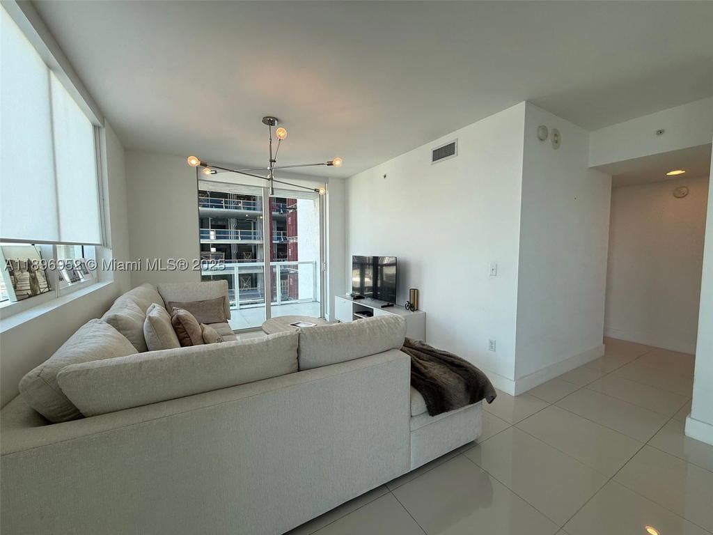 Real estate property located at 244 Biscayne Blvd #3708, Miami-dade, Vizcayne North Condo, Miami, FL