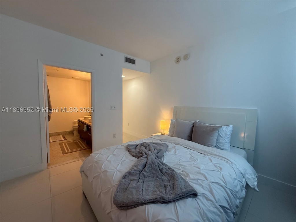 Real estate property located at 244 Biscayne Blvd #3708, Miami-dade, Vizcayne North Condo, Miami, FL