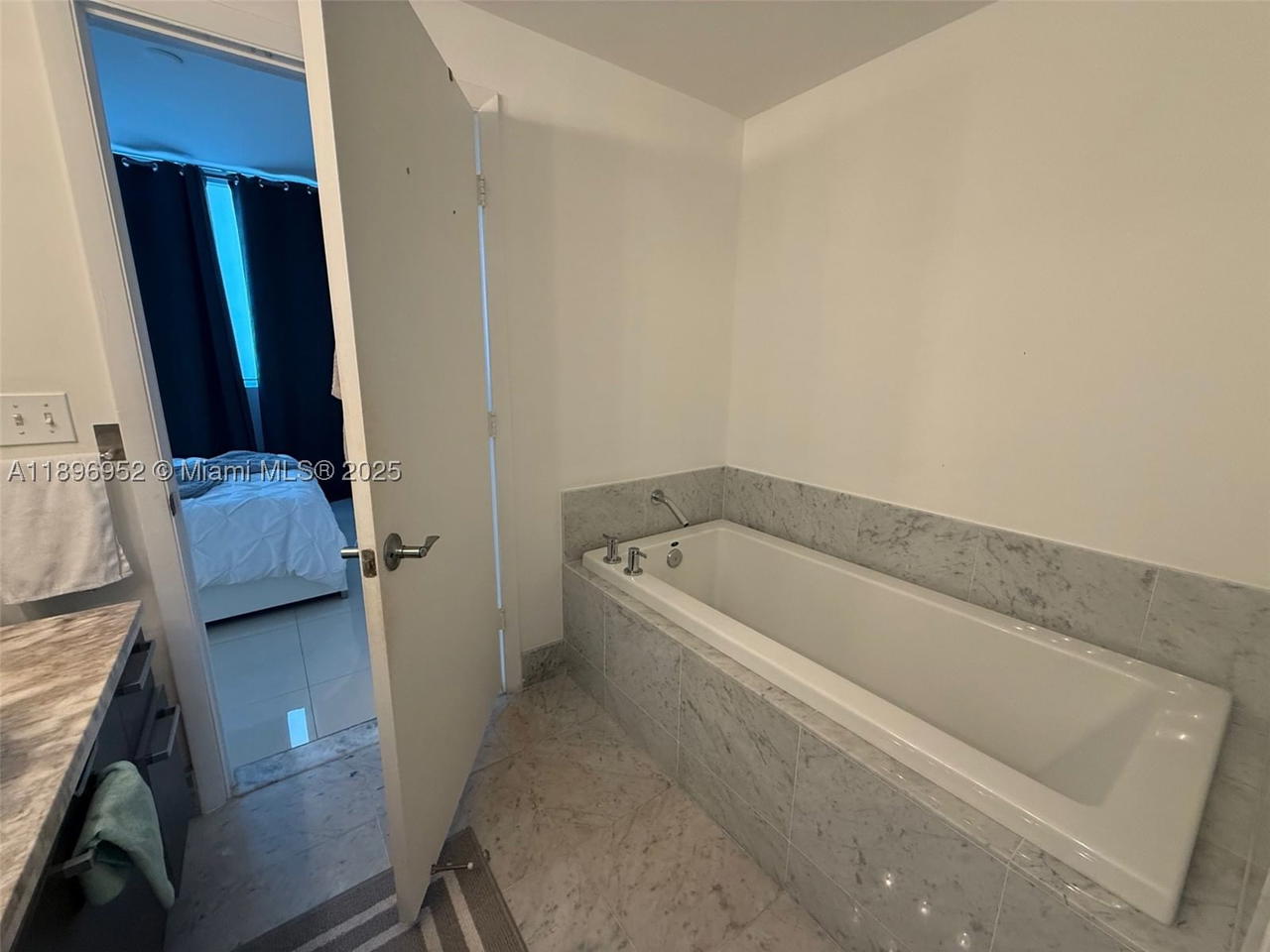 Real estate property located at 244 Biscayne Blvd #3708, Miami-dade, Vizcayne North Condo, Miami, FL