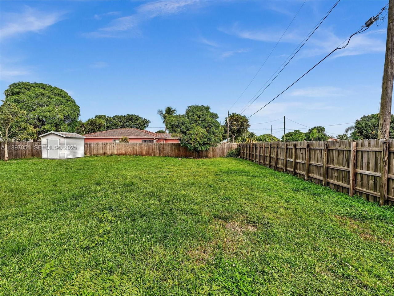 Real estate property located at 17995 105th Ave, Miami-dade, West Perrine, Miami, FL
