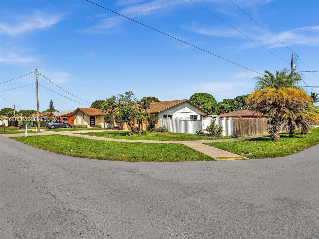 Real estate property located at 17995 105th Ave, Miami-dade, West Perrine, Miami, FL