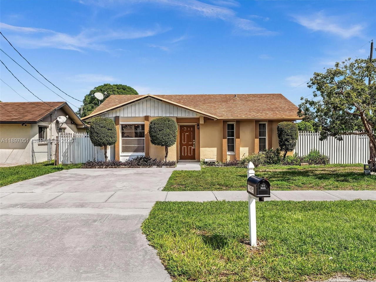 Real estate property located at 17995 105th Ave, Miami-dade, West Perrine, Miami, FL