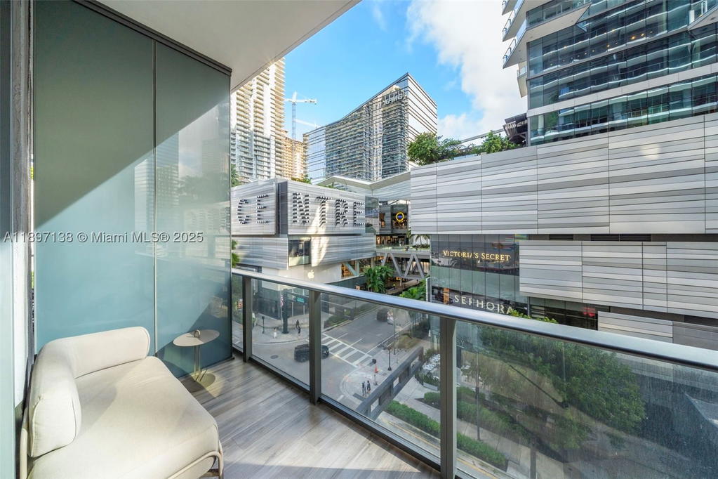 Real estate property located at 801 Miami Ave #402, Miami-dade, 801 Sma Designer Suites C, Miami, FL