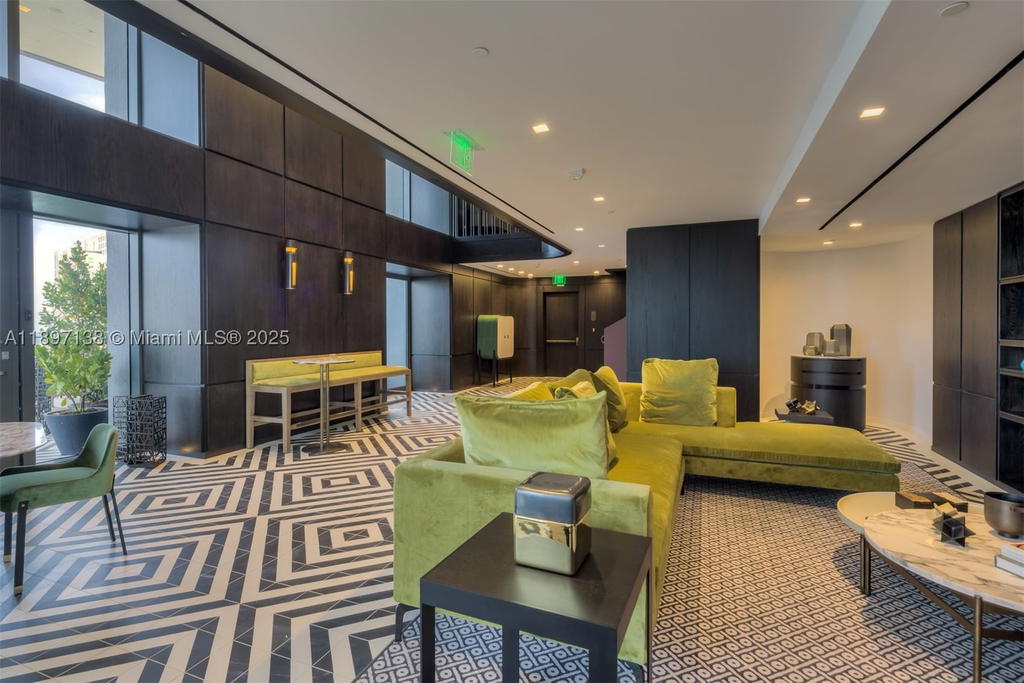 Real estate property located at 801 Miami Ave #402, Miami-dade, 801 Sma Designer Suites C, Miami, FL