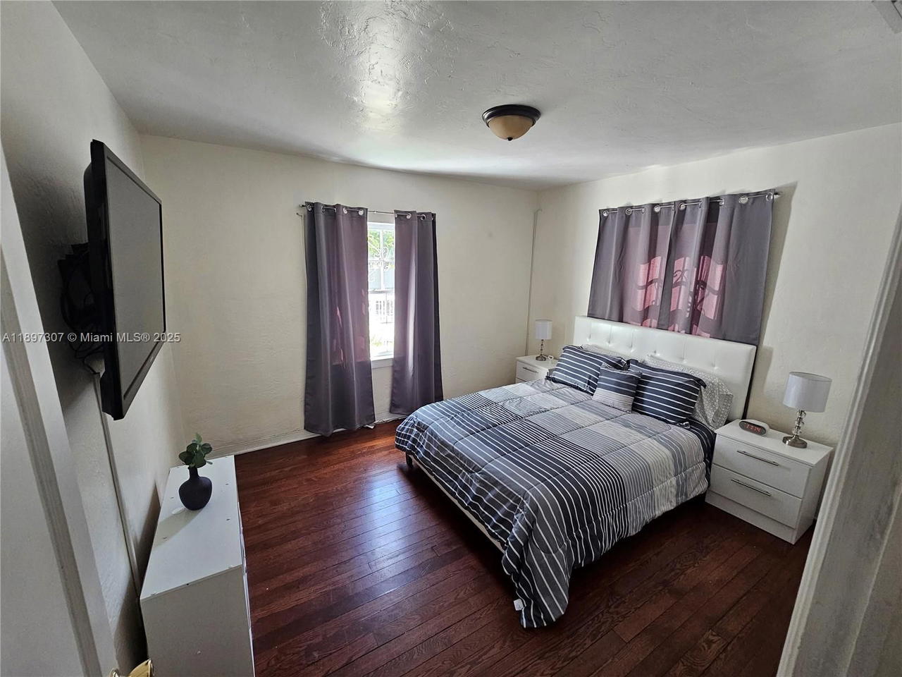 Real estate property located at 1020 33rd Ave, Miami-dade, Tamiami Pines, Miami, FL