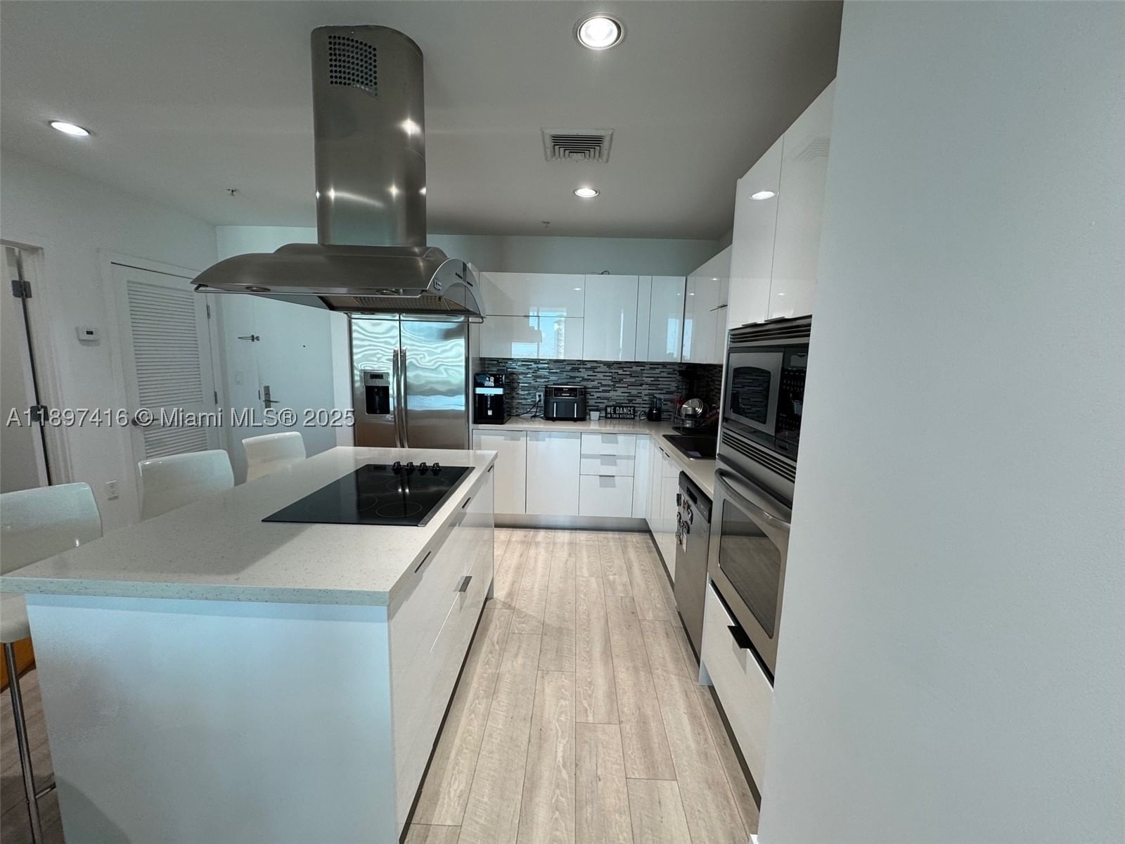 Real estate property located at 7928 East Dr #1202, Miami-dade, Eloquence On The Bay Cond, North Bay Village, FL