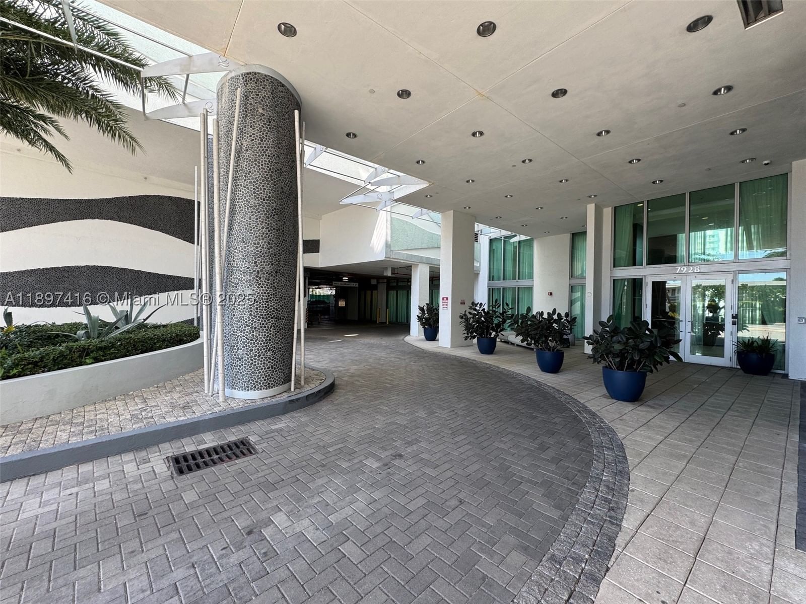 Real estate property located at 7928 East Dr #1202, Miami-dade, Eloquence On The Bay Cond, North Bay Village, FL