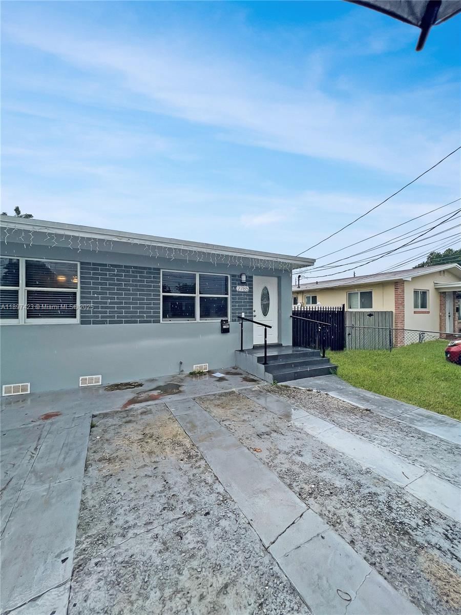 Real estate property located at 2783 - 2785 33rd Ct, Miami-dade, Silver Bluff Gardens, Miami, FL