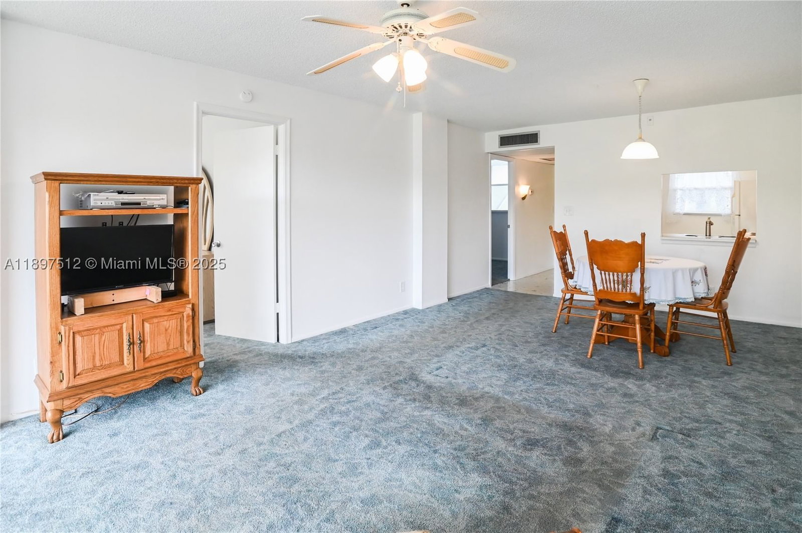 Real estate property located at 110 Royal Park Dr #2H, Broward, Royal Park Condo, Oakland Park, FL
