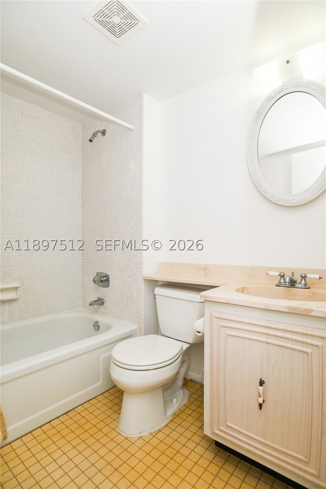 Real estate property located at 110 Royal Park Dr #2H, Broward, Royal Park Condo, Oakland Park, FL