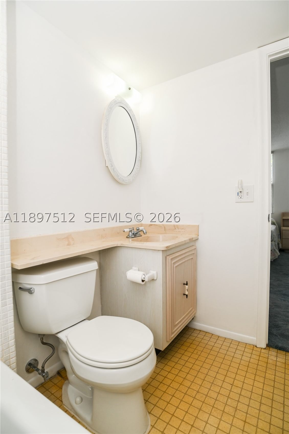 Real estate property located at 110 Royal Park Dr #2H, Broward, Royal Park Condo, Oakland Park, FL