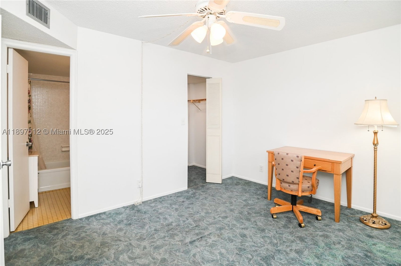 Real estate property located at 110 Royal Park Dr #2H, Broward, Royal Park Condo, Oakland Park, FL