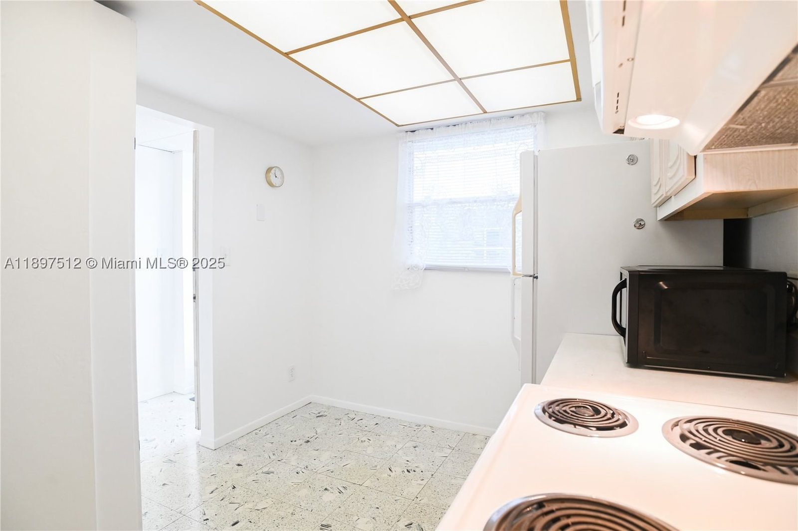 Real estate property located at 110 Royal Park Dr #2H, Broward, Royal Park Condo, Oakland Park, FL