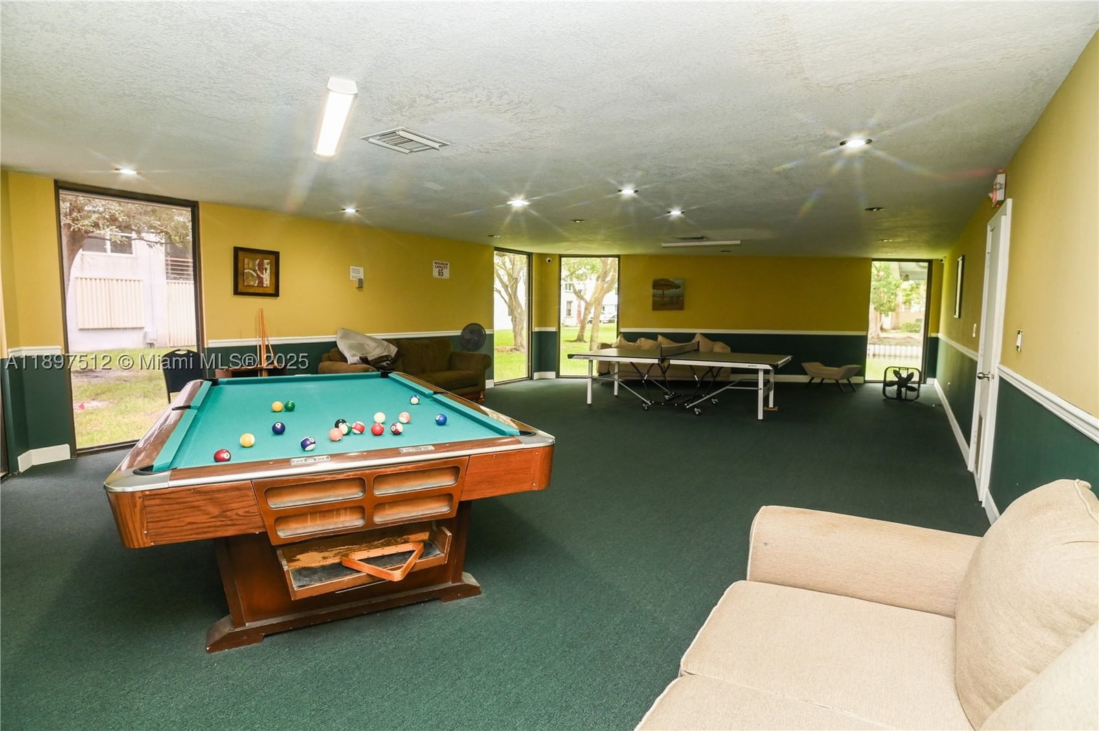 Real estate property located at 110 Royal Park Dr #2H, Broward, Royal Park Condo, Oakland Park, FL