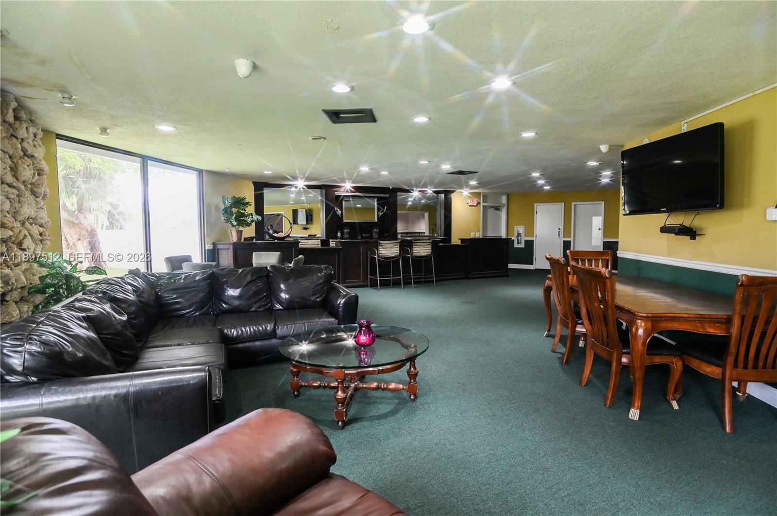 Real estate property located at 110 Royal Park Dr #2H, Broward, Royal Park Condo, Oakland Park, FL