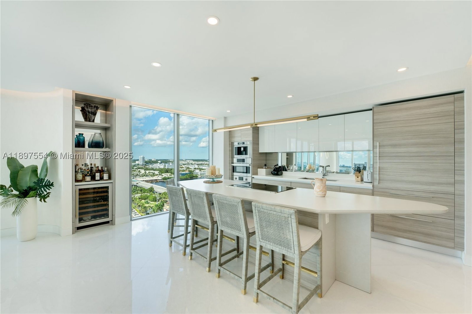 Real estate property located at 330 Sunny Isles Blvd #5-1902, Miami-dade, Parque Towers Condo, Sunny Isles Beach, FL