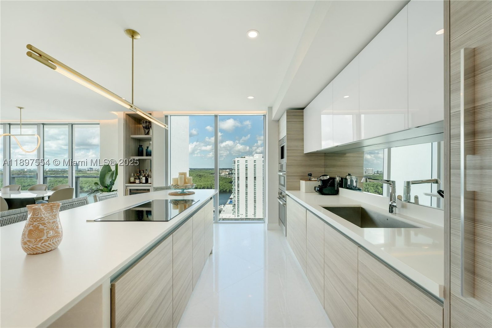 Real estate property located at 330 Sunny Isles Blvd #5-1902, Miami-dade, Parque Towers Condo, Sunny Isles Beach, FL