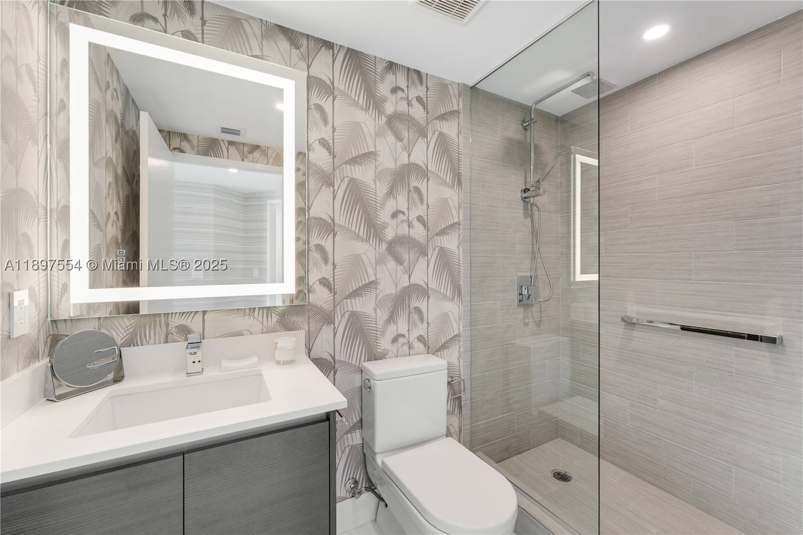 Real estate property located at 330 Sunny Isles Blvd #5-1902, Miami-dade, Parque Towers Condo, Sunny Isles Beach, FL