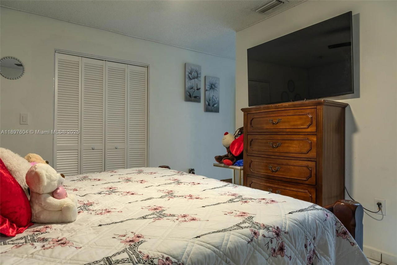 Real estate property located at 13337 3rd Ln, Miami-dade, Superior Homes Sec 3, Miami, FL