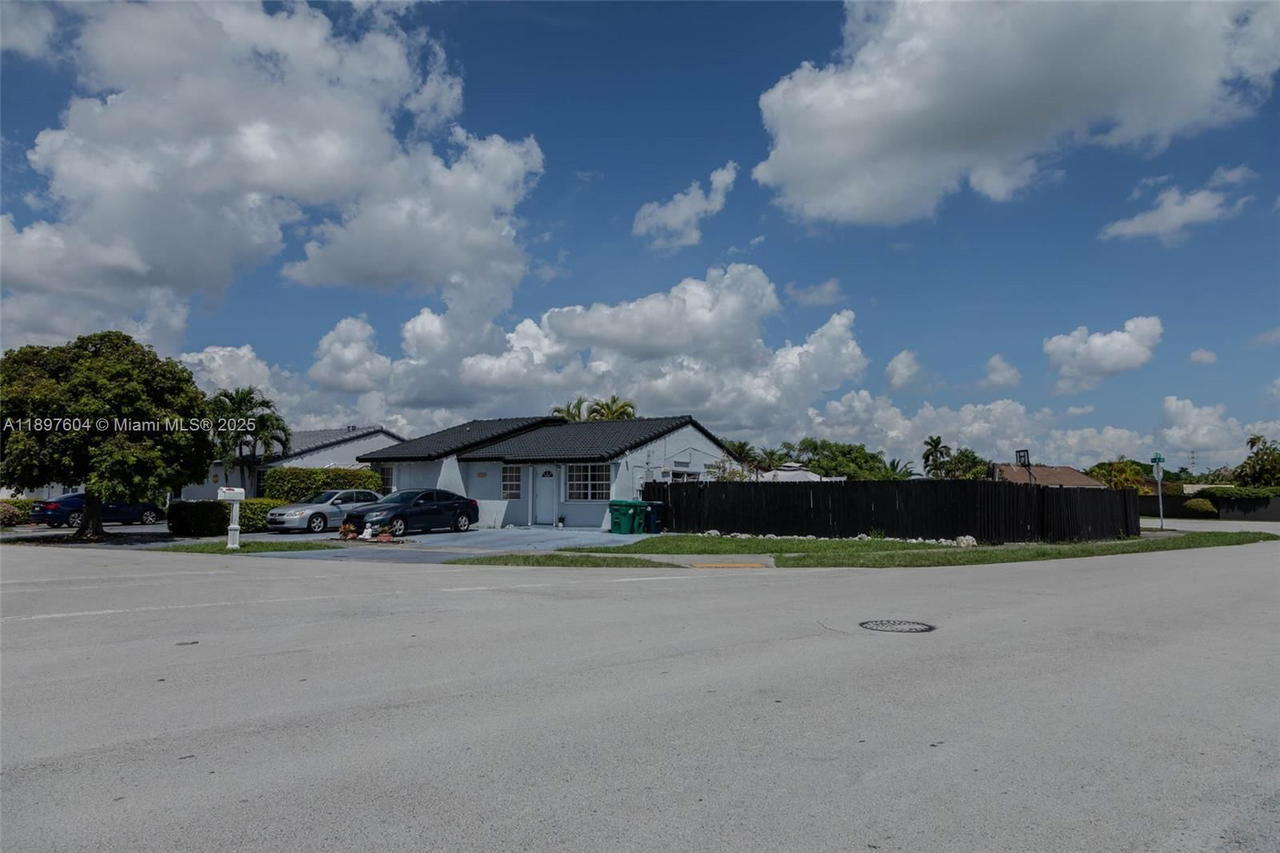 Real estate property located at 13337 3rd Ln, Miami-dade, Superior Homes Sec 3, Miami, FL