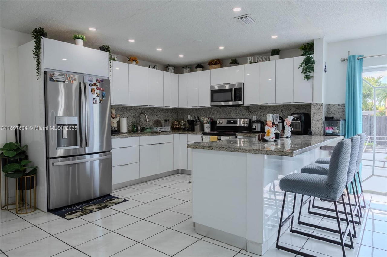 Real estate property located at 13337 3rd Ln, Miami-dade, Superior Homes Sec 3, Miami, FL