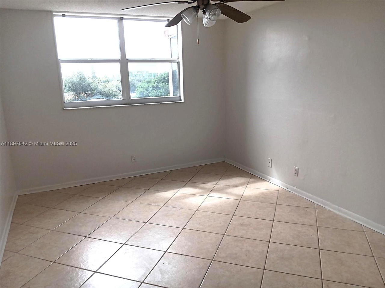 Real estate property located at 1830 Dixieanna St #503, Broward, Dixiana Condo, Hollywood, FL