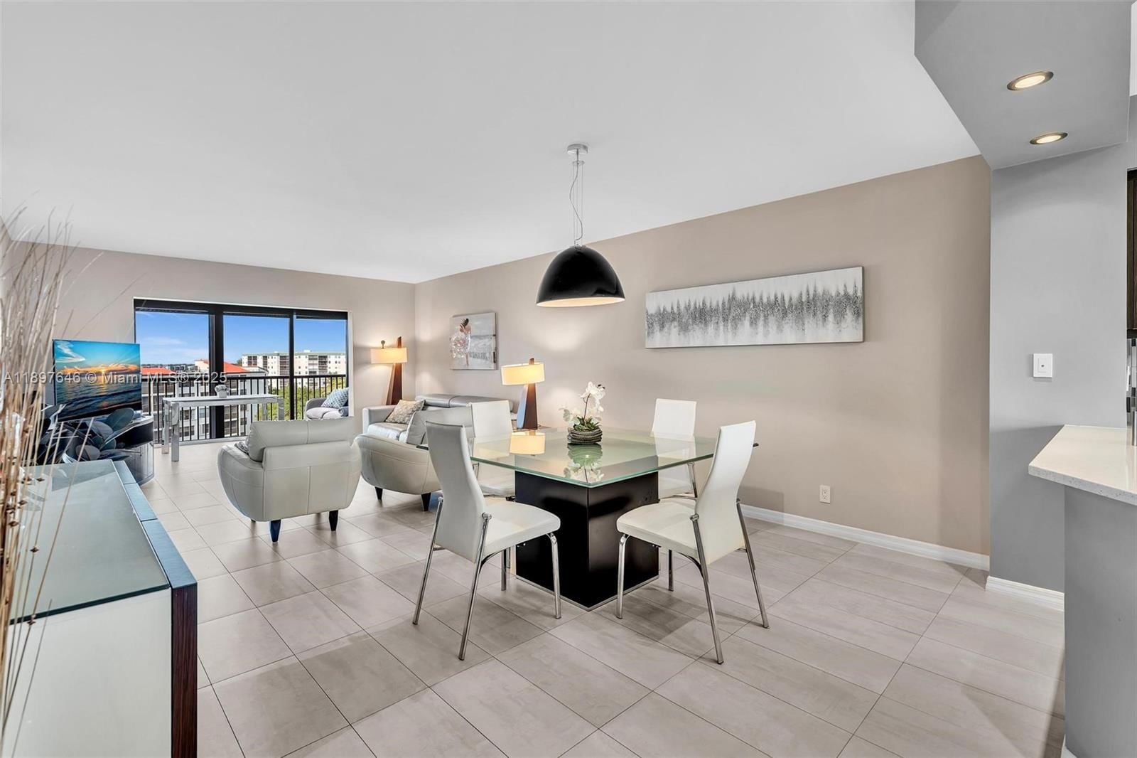 Real estate property located at 2221 Cypress Island Dr #805, Broward, Cypress Bend Condominium, Pompano Beach, FL