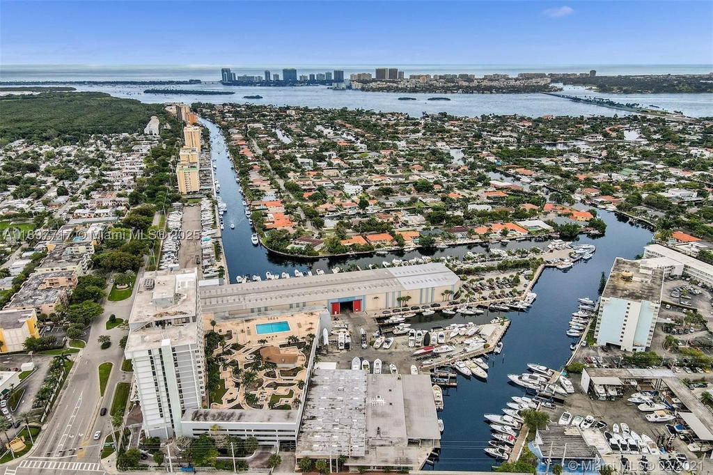 Real estate property located at 13499 Biscayne Blvd #811, Miami-dade, Sailboat Cay Condo, North Miami, FL