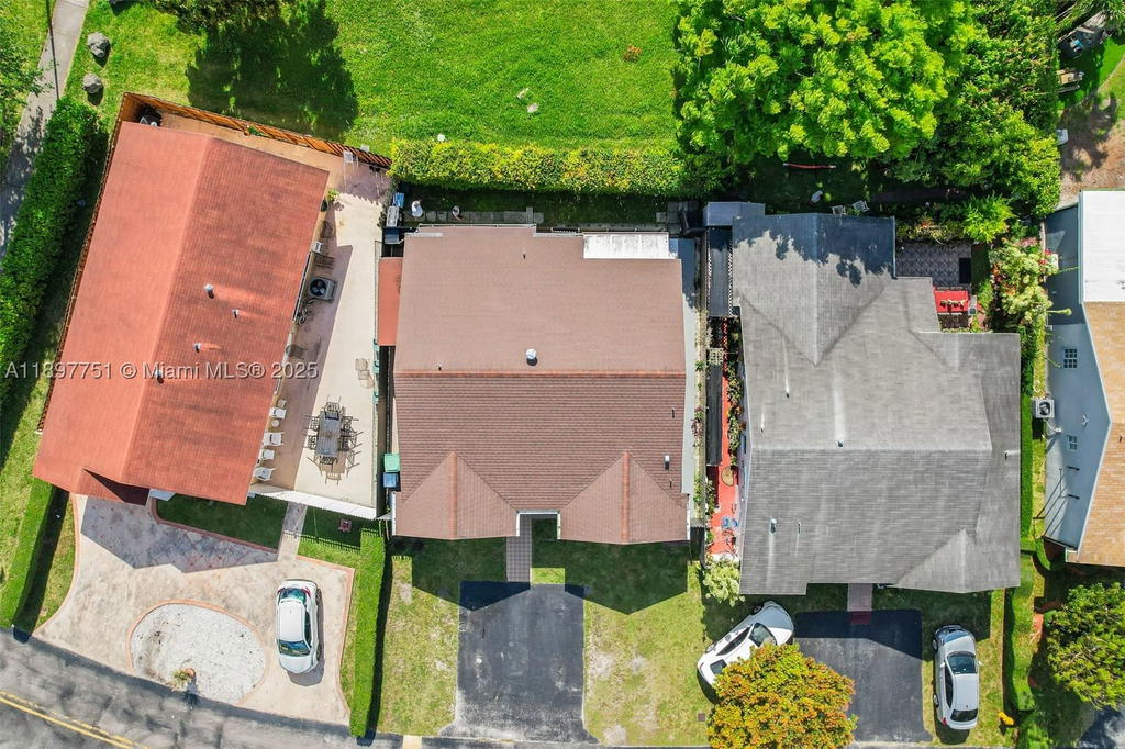 Real estate property located at 4216 138th Ct, Miami-dade, Bent Tree Sec 3, Miami, FL