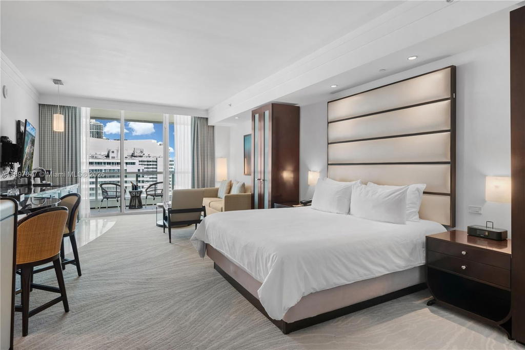 Real estate property located at 4391 Collins Ave #1403, Miami-dade, Fontainebleau Iii Ocean C, Miami Beach, FL