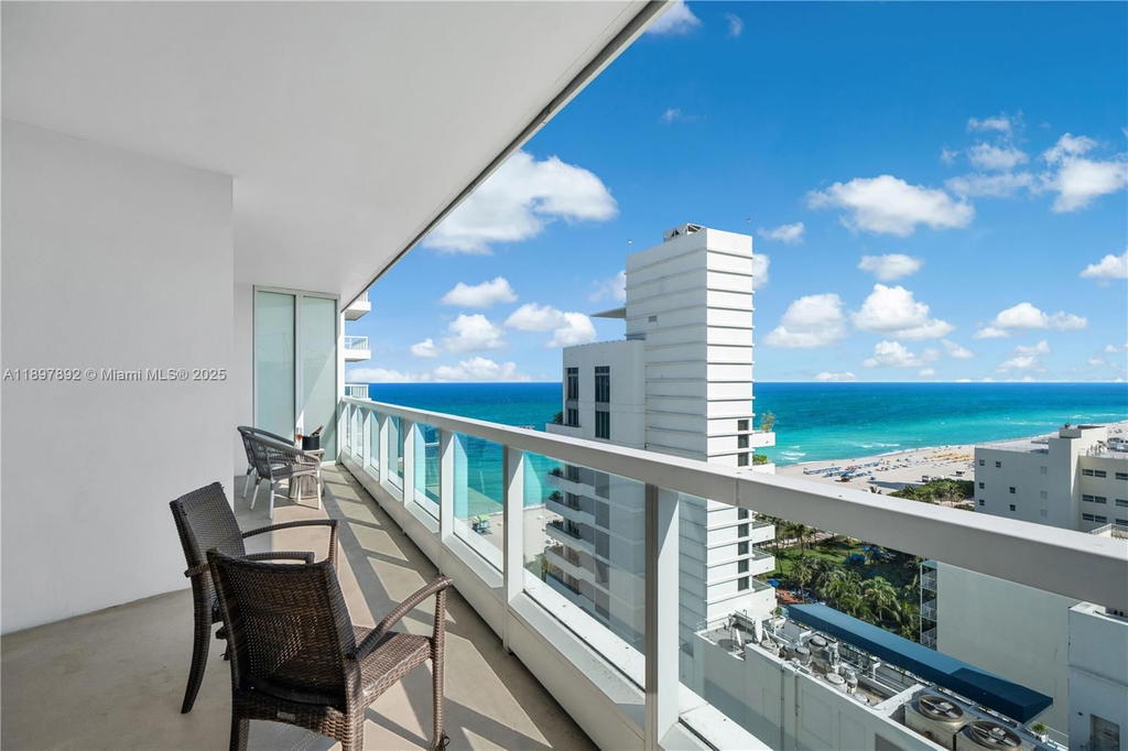 Real estate property located at 4391 Collins Ave #1619, Miami-dade, Fontainebleau Iii Ocean C, Miami Beach, FL