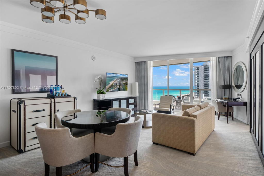 Real estate property located at 4391 Collins Ave #1619, Miami-dade, Fontainebleau Iii Ocean C, Miami Beach, FL