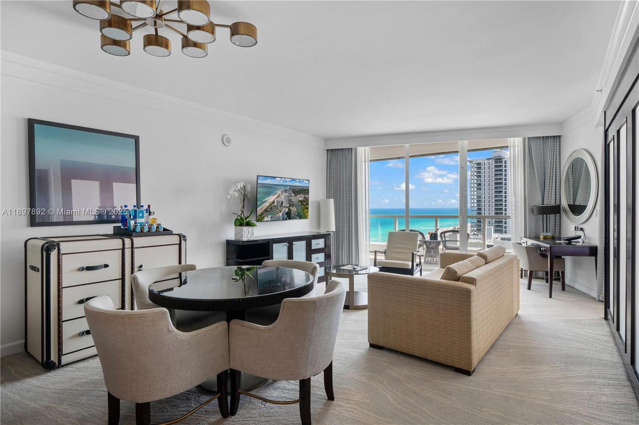 Real estate property located at 4391 Collins Ave #1619, Miami-dade, Fontainebleau Iii Ocean C, Miami Beach, FL