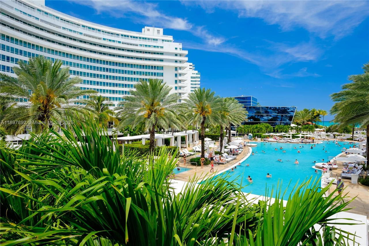 Real estate property located at 4391 Collins Ave #1619, Miami-dade, Fontainebleau Iii Ocean C, Miami Beach, FL