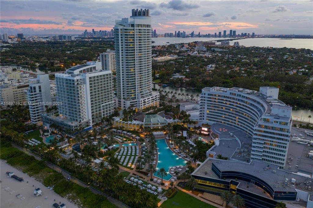 Real estate property located at 4391 Collins Ave #1619, Miami-dade, Fontainebleau Iii Ocean C, Miami Beach, FL