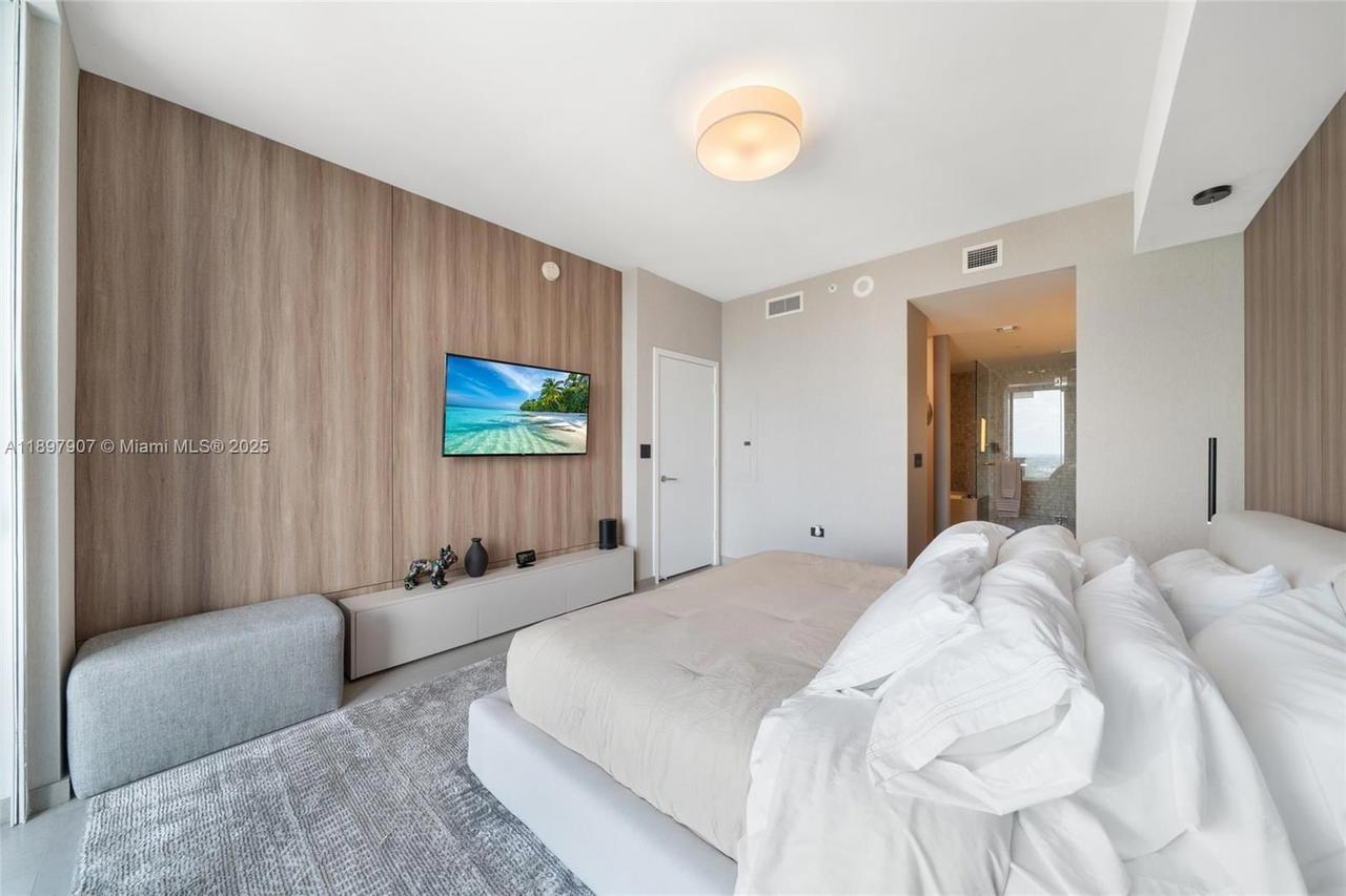 Real estate property located at 88 7th St #3910, Miami-dade, Rise Condo, Miami, FL